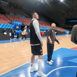 云开体育app下载-媒体人：翟晓川小腿有拉伤打不打未定&amp;amp;已征召范依铭顶潜力赛